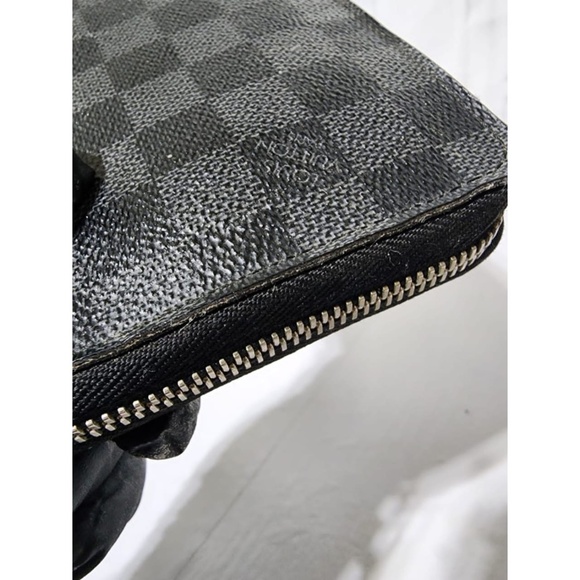 Authentic LOUIS VUITTON Damier Graphite Canvas Zippy Organizer Wallet Black/Grey - Picture 8 of 12